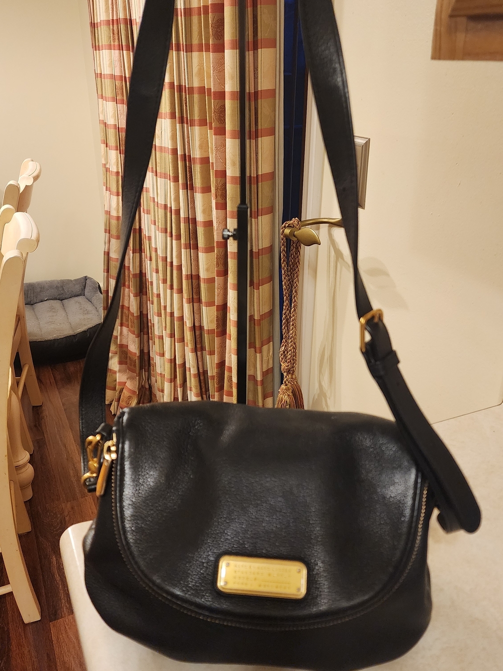 Marc by Marc Jacobs Classic Q Natasha leather crossbody bag featuring gold-tone